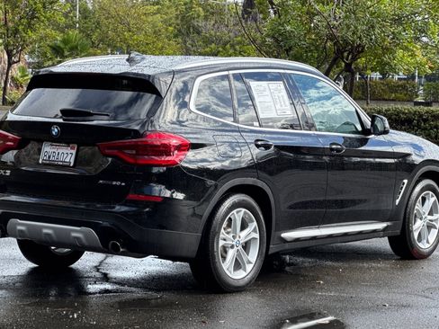 Used 2021 BMW X3 xDrive30e image 3