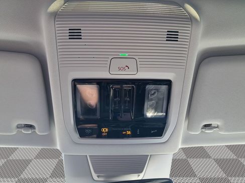 New 2025 Volkswagen Tiguan SE AWD/4WD image 34