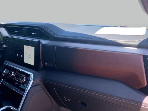 Used 2024 GMC Sierra 1500 Denali AWD/4WD image 18