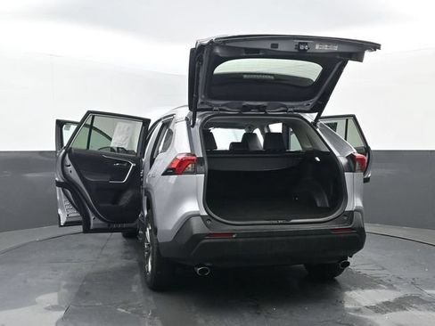 Used 2022 Toyota RAV4 XLE Premium AWD/4WD image 37