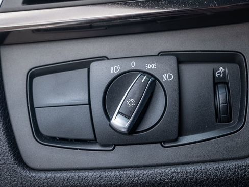 Used 2018 BMW M3 Base image 32