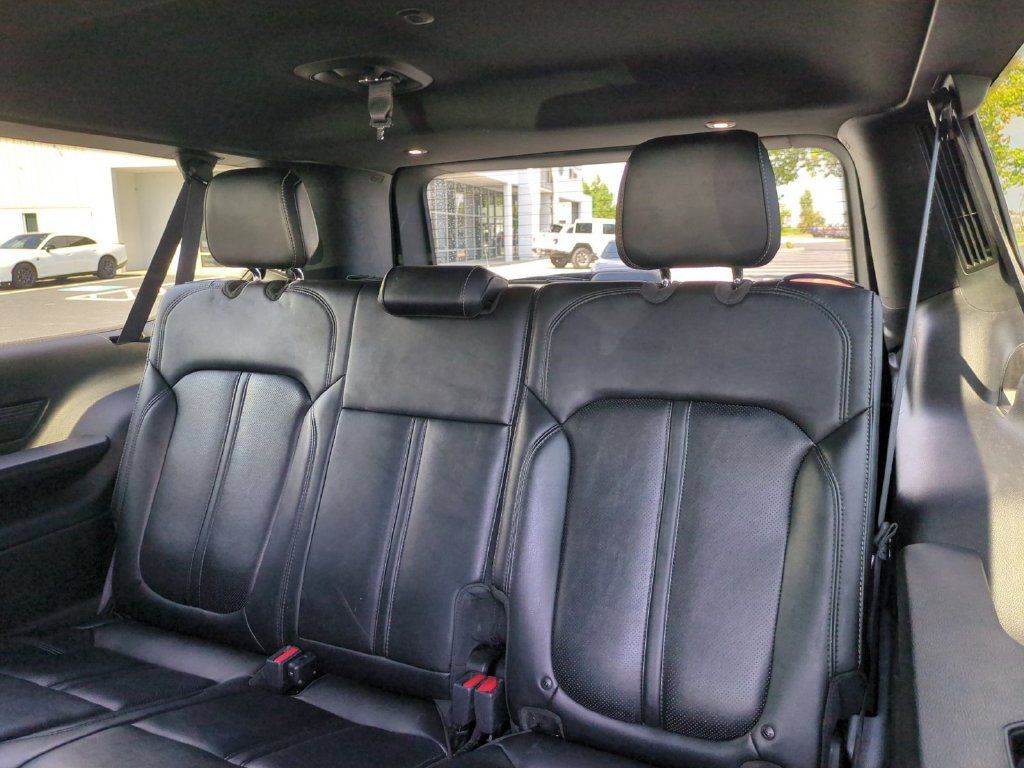 Used 2024 Jeep Wagoneer L Series II w/ Flexible Seating Group AWD/4WD image 32