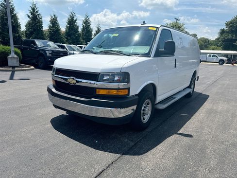 Used 2023 Chevrolet Express 2500 w/ Driver Convenience Package image 4