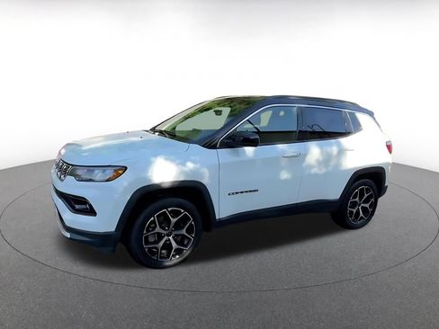 Used 2025 Jeep Compass Limited AWD/4WD image 8