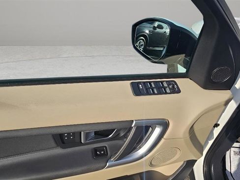 Used 2019 Land Rover Discovery Sport HSE AWD/4WD image 10