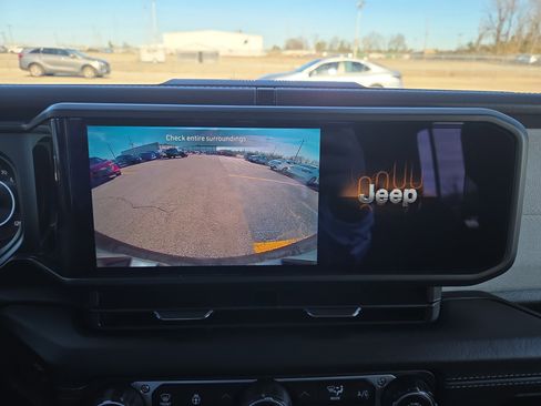 Certified 2025 Jeep Wrangler Sahara image 15