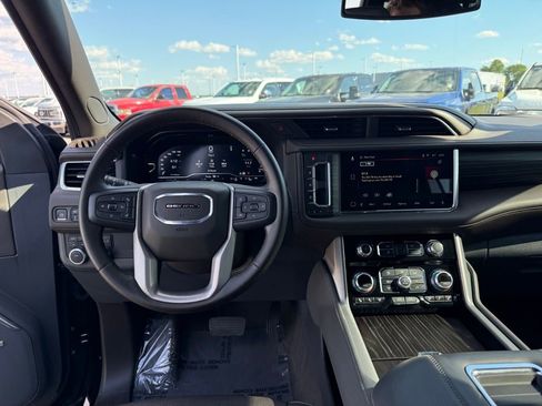 Used 2023 GMC Yukon Denali AWD/4WD image 13