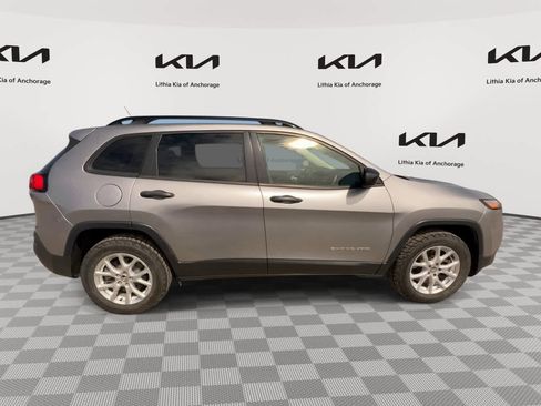 Used 2016 Jeep Cherokee Sport w/ Cold Weather Group AWD/4WD image 2