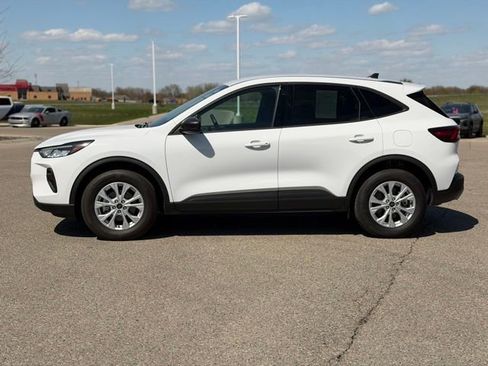 Used 2025 Ford Escape Active AWD/4WD image 10