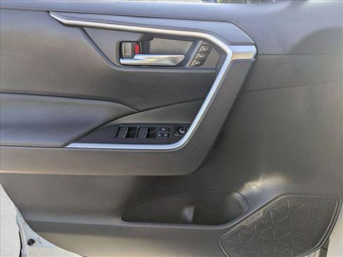 Used 2022 Toyota RAV4 XLE Premium AWD/4WD image 10