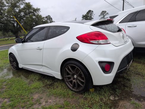 Used 2016 Hyundai Veloster Turbo image 3