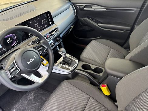 New 2026 Kia Seltos LX FWD image 10