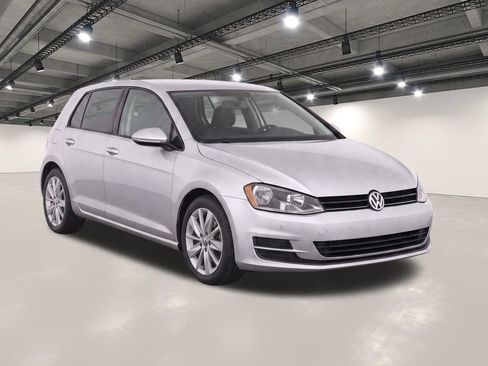 Used 2016 Volkswagen Golf S FWD image 2