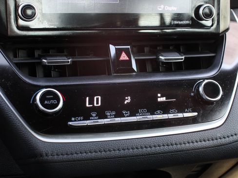 Used 2022 Toyota Corolla SE image 29