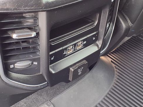 Used 2019 RAM 1500 Laramie image 24