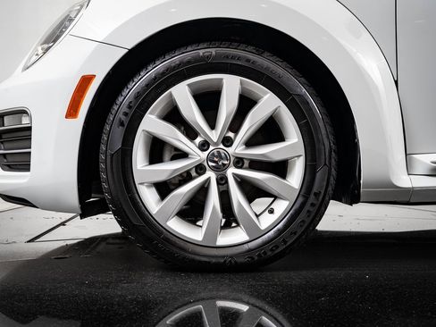 Used 2017 Volkswagen Beetle 1.8T S image 14