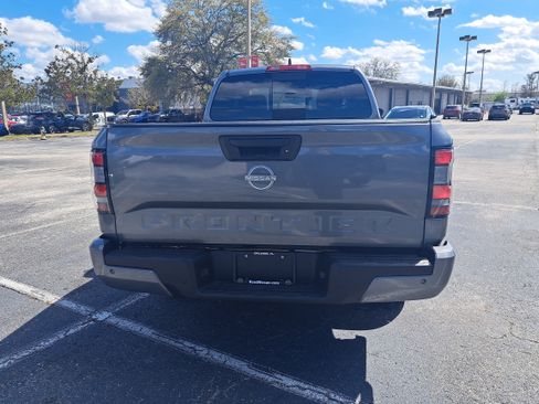 Certified 2025 Nissan Frontier SV image 6