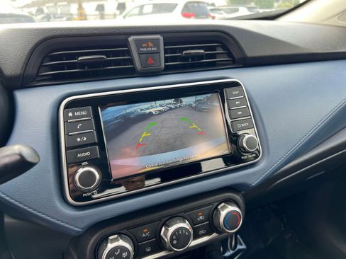 Used 2025 Nissan Versa SV FWD image 27