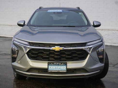 Certified 2025 Chevrolet Trax LT w/ LT Convenience Package image 5