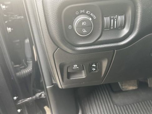 Used 2019 RAM 1500 Big Horn image 18