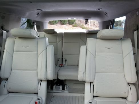 Certified 2026 Cadillac Escalade Platinum Sport w/ LPO, ONYX Package AWD/4WD image 23