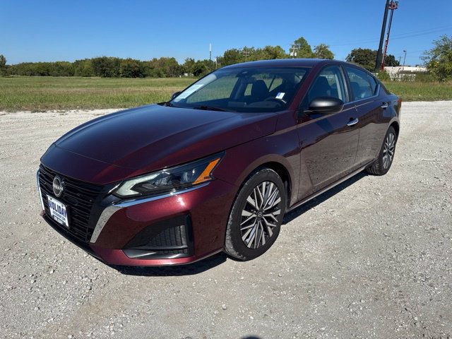 Used 2025 Nissan Altima 2.5 SV FWD image 1