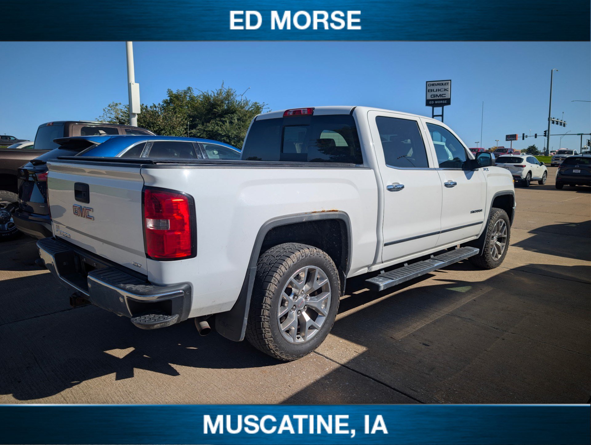 Used 2015 GMC Sierra 1500 SLT w/ SLT Crew Cab Value Package AWD/4WD image 4
