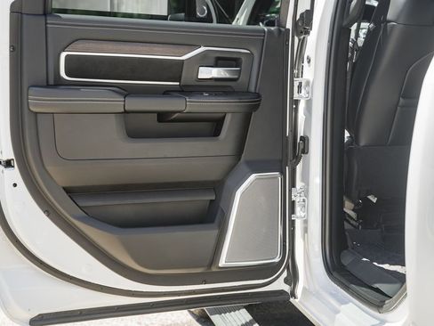 New 2026 RAM 2500 Laramie AWD/4WD image 43