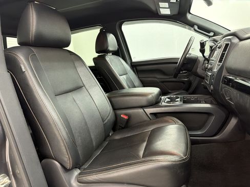 Used 2019 Nissan Titan SL w/ Midnight Edition AWD/4WD image 25