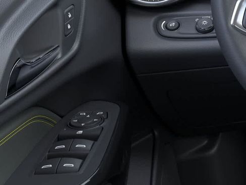 New 2026 Chevrolet Trax ACTIV w/ Sunroof Package FWD image 22