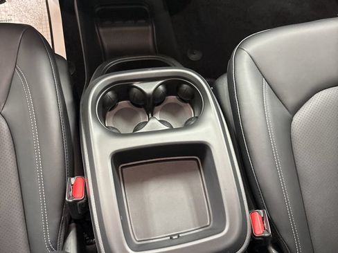 New 2026 Chrysler Pacifica Select w/ S Appearance Package FWD image 13