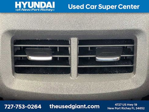 Used 2022 GMC Terrain SLE w/ Driver Convenience Package image 16