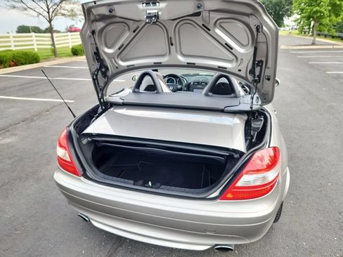 Used 2005 Mercedes-Benz SLK 350 image 30