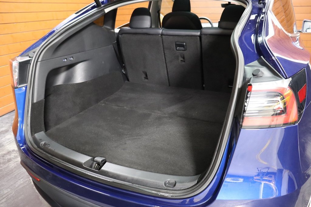 Used 2023 Tesla Model Y Performance AWD/4WD image 14