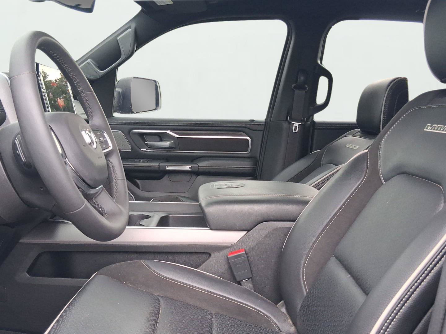 Used 2025 RAM 1500 Laramie w/ Night Edition AWD/4WD image 13