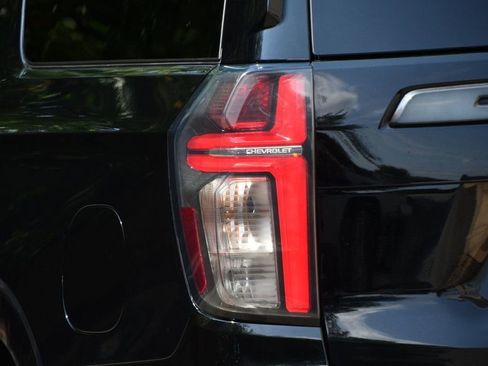 Used 2022 Chevrolet Suburban RST w/ Sport Performance Package image 12