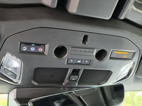 Used 2025 GMC Hummer EV 2X w/ LPO, Dark Essentials Package AWD/4WD image 28