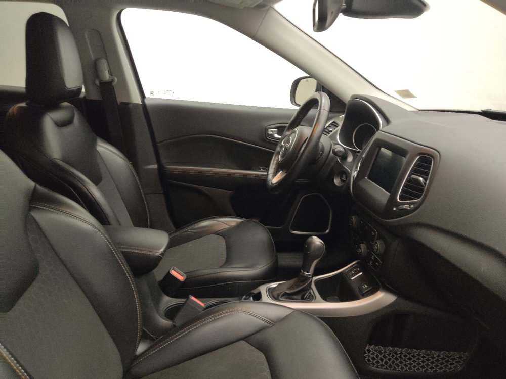 Used 2018 Jeep Compass Latitude w/ Popular Equipment Group FWD image 21