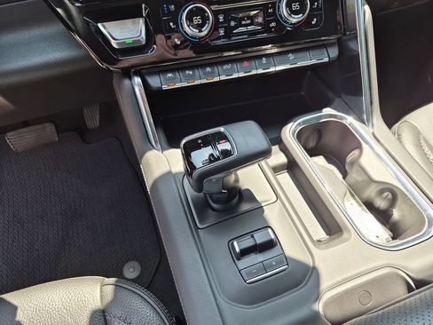 Used 2025 GMC Sierra 1500 Denali AWD/4WD image 30