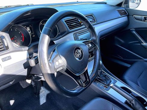 Used 2019 Volkswagen Passat 2.0T Wolfsburg w/ Wheels & Sunroof Package image 8