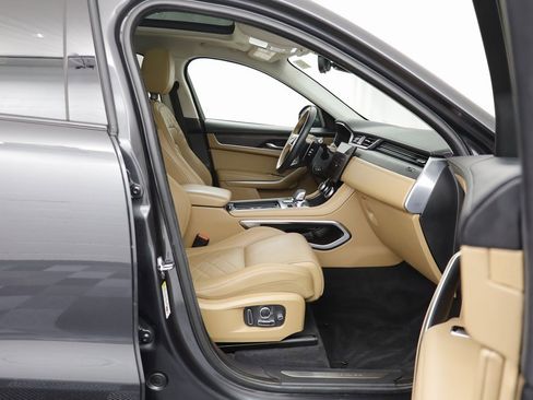 Used 2023 Jaguar F-PACE S image 20