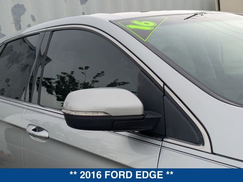 Used 2016 Ford Edge Titanium w/ Technology Package FWD image 11