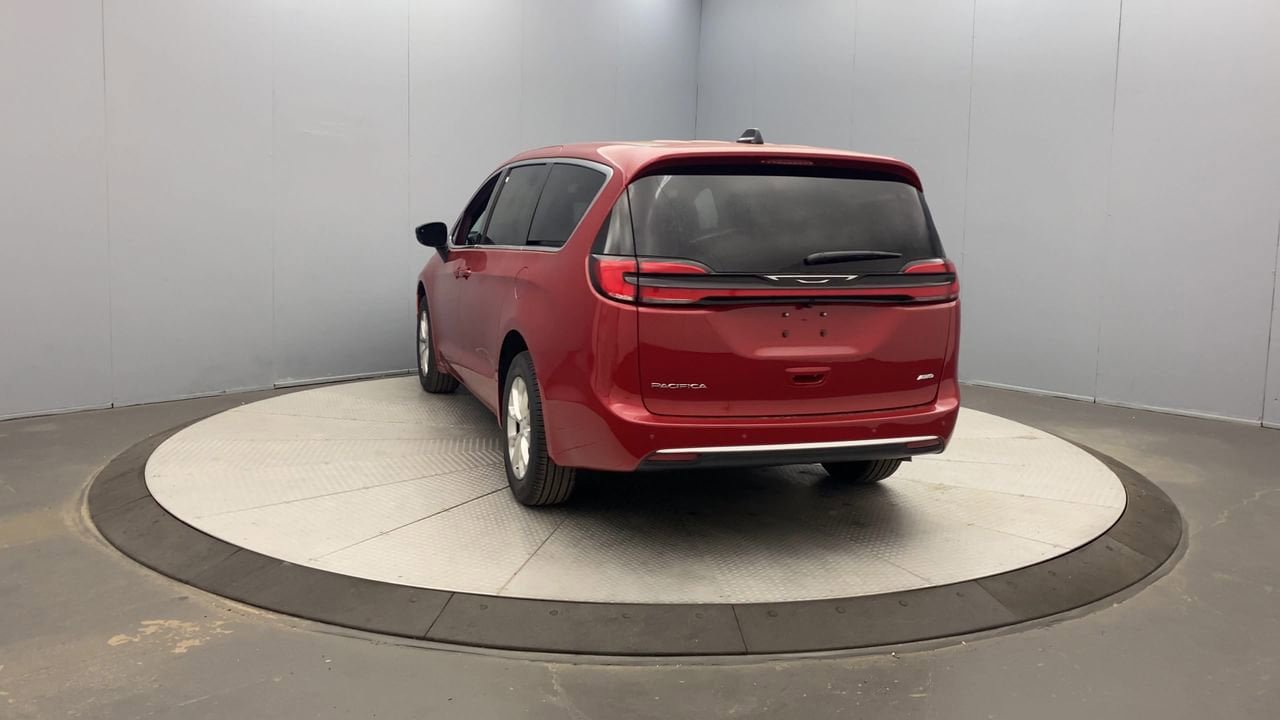 New 2027 Chrysler Pacifica Select w/ Family Tech Group AWD/4WD image 3