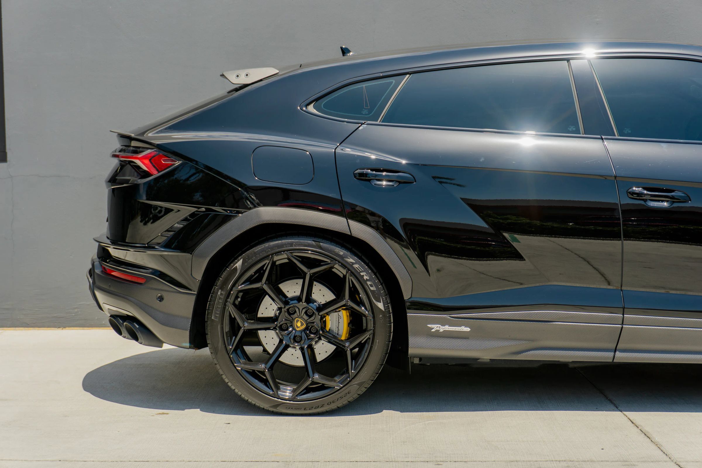 Used 2024 Lamborghini Urus Performante AWD/4WD image 36