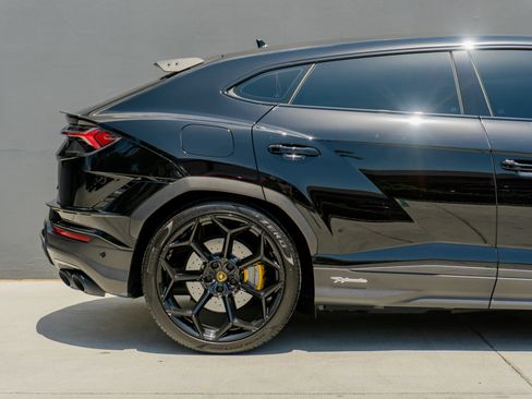 Used 2024 Lamborghini Urus Performante AWD/4WD image 36