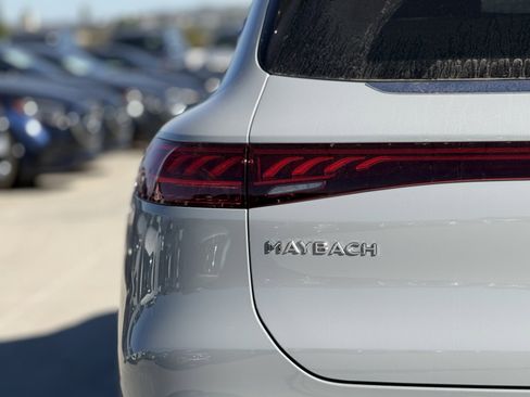 New 2025 Mercedes-Benz Maybach EQS 680 4MATIC image 8