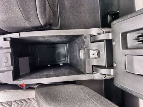 Used 2024 Chevrolet Equinox LT image 27