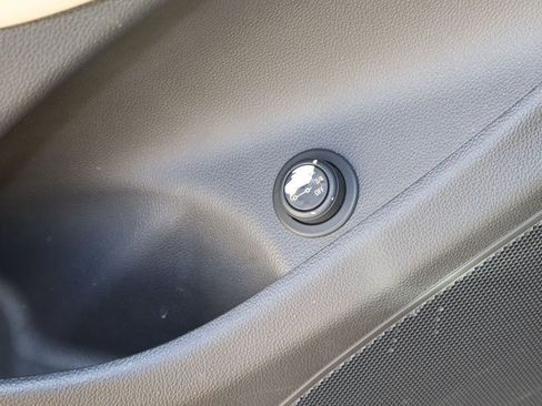 Used 2017 Buick Envision Essence FWD image 22