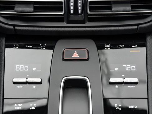 Certified 2025 Porsche Macan image 19