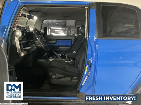 Used 2007 Toyota FJ Cruiser 4WD w/ Upgrade Pkg 2 image 6